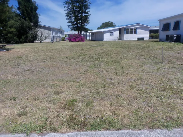 $48,000 | 932 Oriole Circle, Barefoot Bay, FL 32976