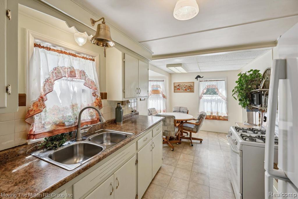 43832 Robson Road Belleville, MI 48111 - Photo 11 of 66 Gallery Image 11