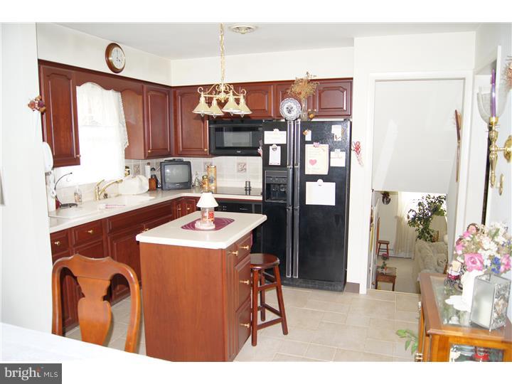 54 Securda Road Shillington, PA 19607 - Photo 4 of 25
