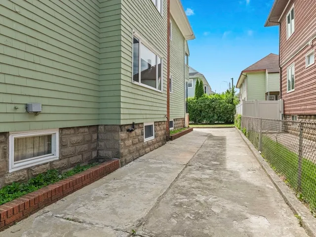 $2,700 | 37 Wright Avenue, Unit 2, Medford, MA 02155