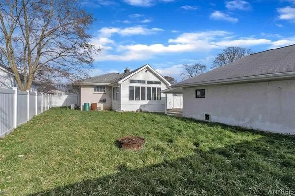 $1,850 | 2965 Jerauld Avenue, Niagara Falls, NY 14305