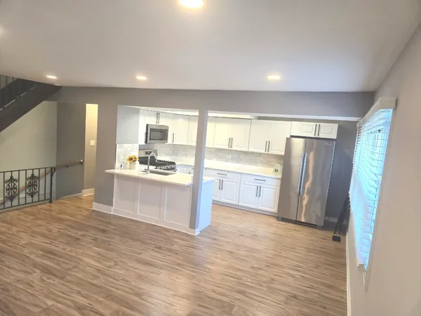 $2,600 | 360 Inverrary Lane, Deerfield, IL 60015