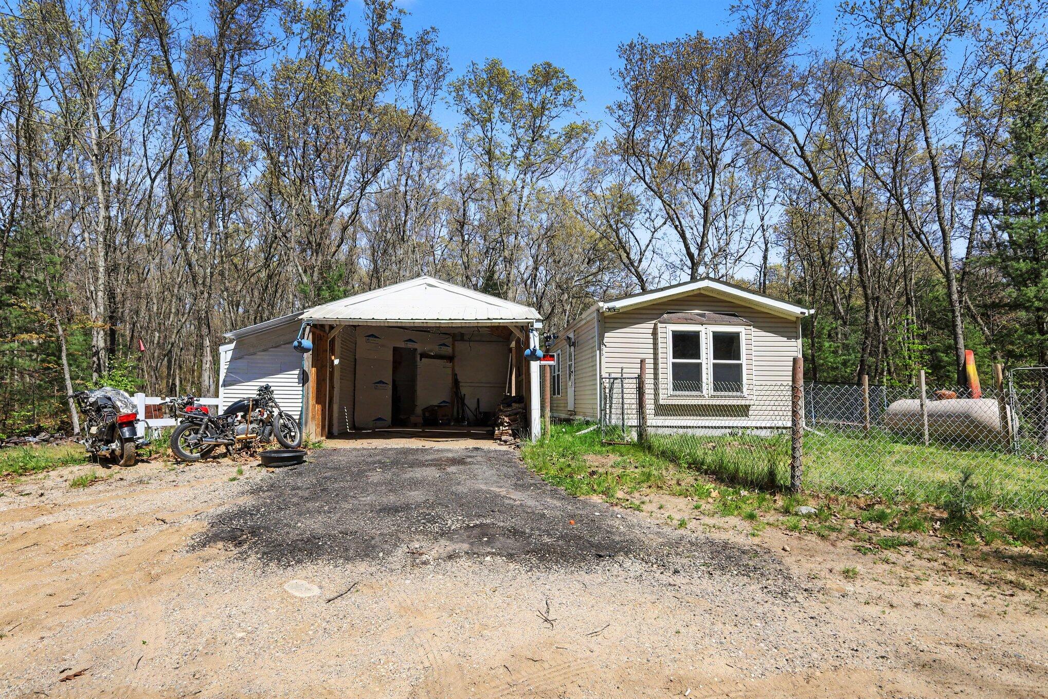 1005 Sharps Road Pullman, MI 49450 - Photo 1 of 20 001_file_1638