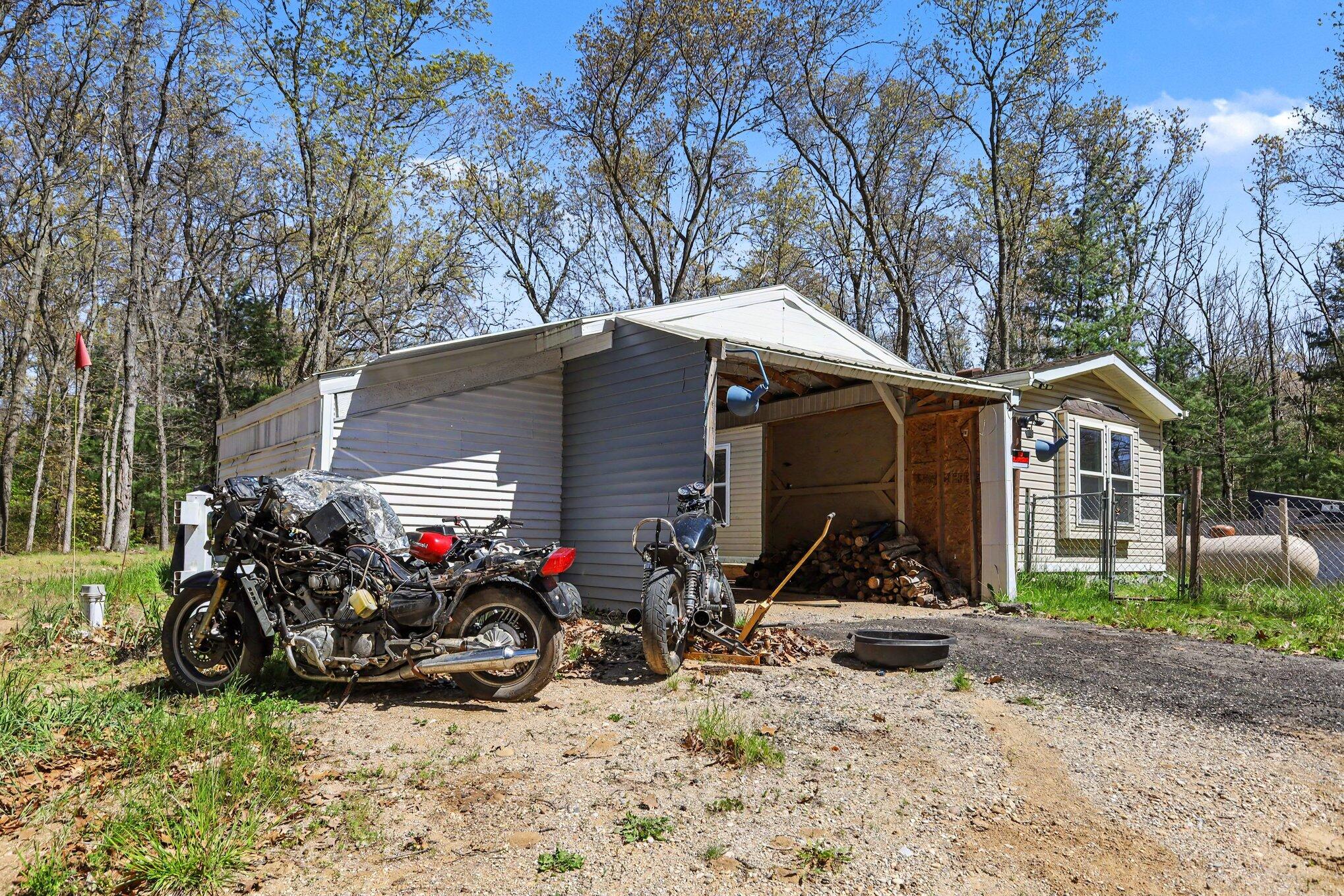 1005 Sharps Road Pullman, MI 49450 - Photo 2 of 20 002_file_5193