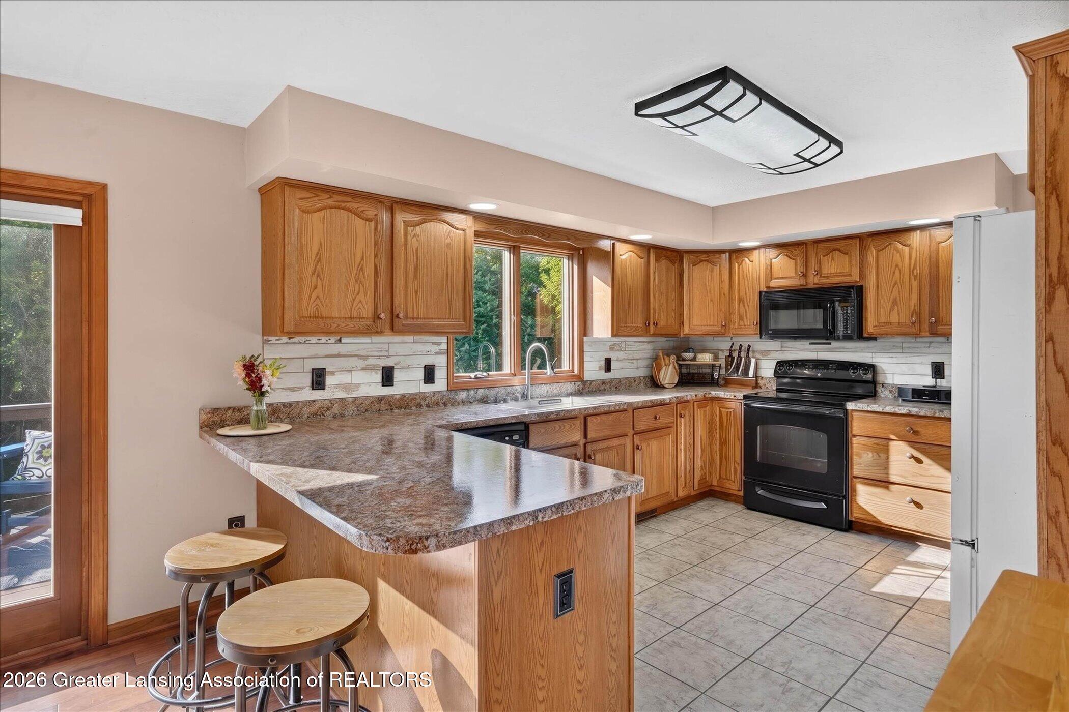 5240 Meridian Road Leslie, MI 49251 - Photo 18 of 64 19-5240-Meridian-Rd-WindowStill-Photogra