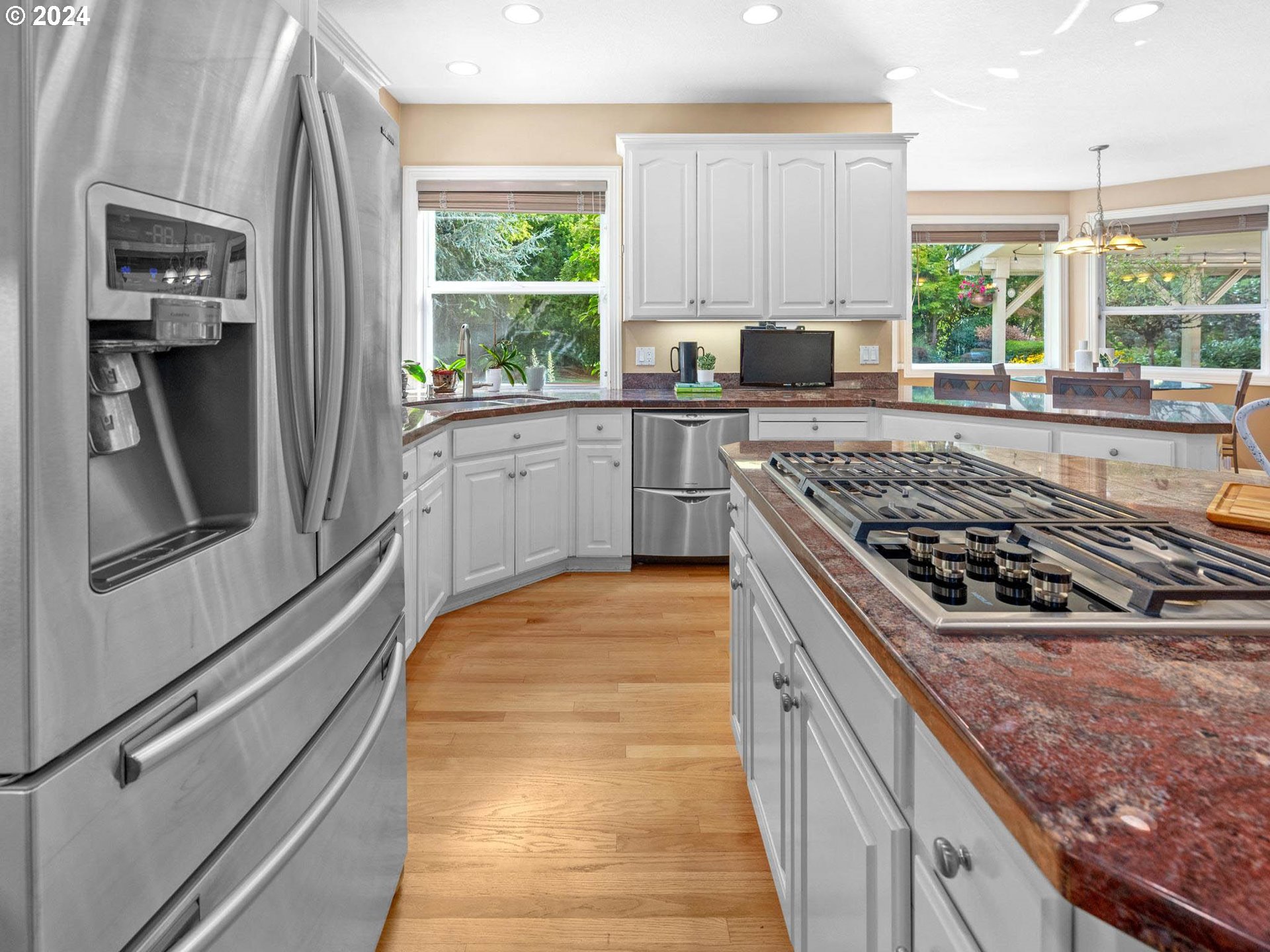 3340 Northeast Jackson Rd Loop Hillsboro, OR 97124 - Photo 14 of 48 Kitchen