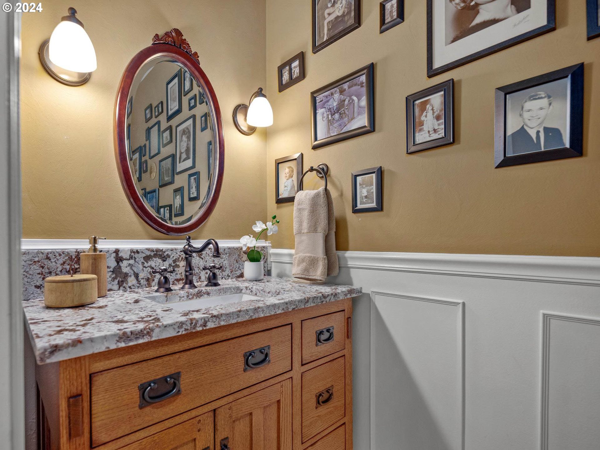3340 Northeast Jackson Rd Loop Hillsboro, OR 97124 - Photo 26 of 48 Bathroom