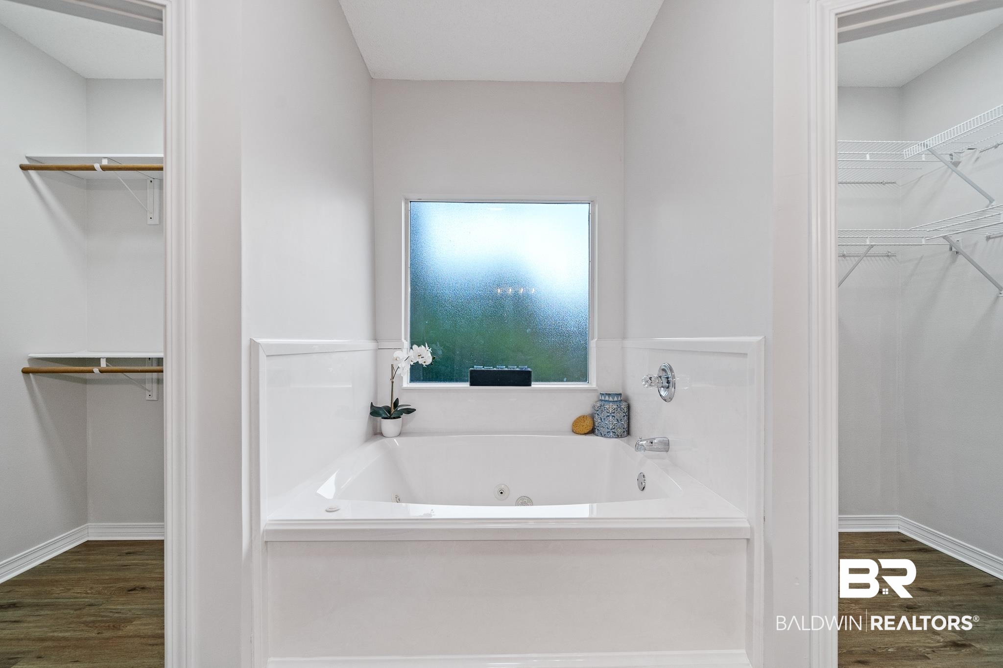 7334 Highpointe Place East Daphne, AL 36527 - Photo 21 of 32 Primary Tub