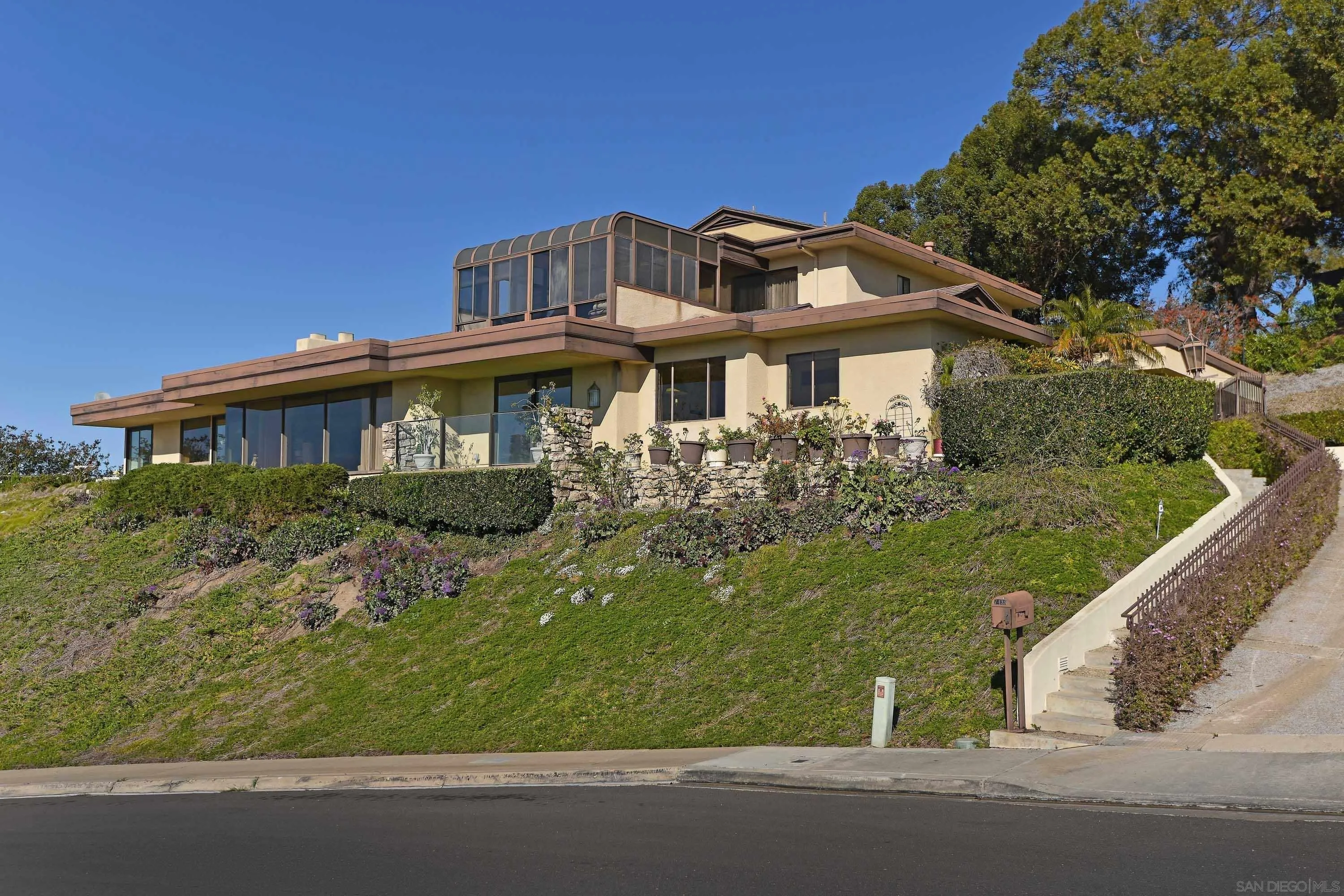7433 Fairway Road La Jolla, CA 92037 - Photo 1 of 25 Gallery Image 1