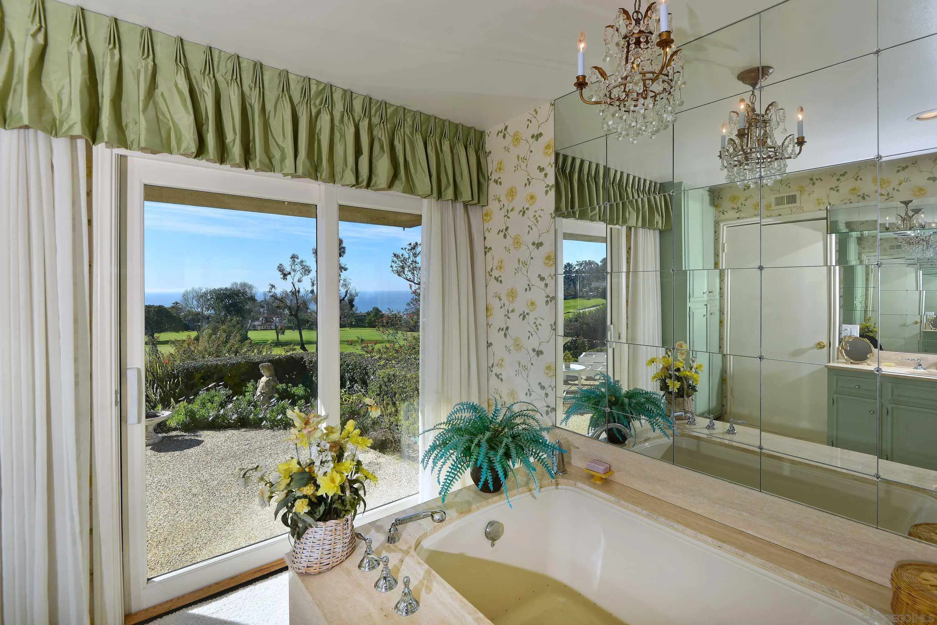 7433 Fairway Road La Jolla, CA 92037 - Photo 10 of 25 Gallery Image 10