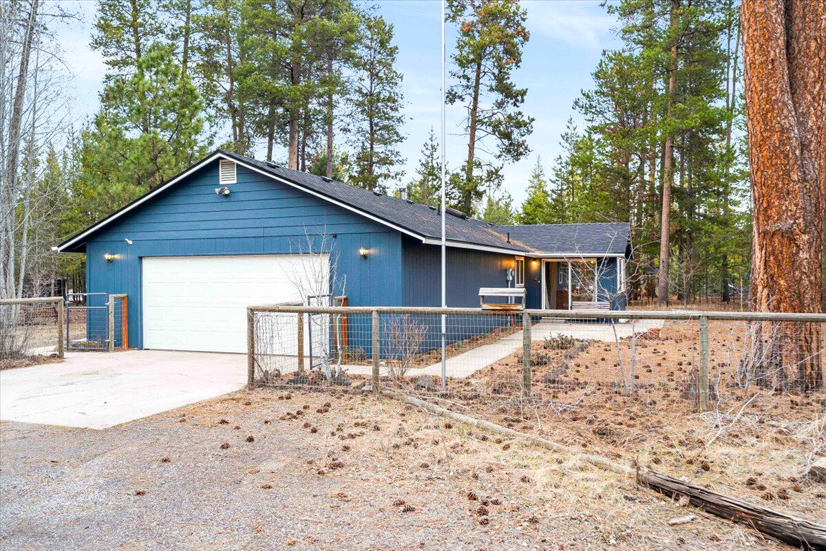 51520 Ash Road La Pine, OR 97739 - Photo 1 of 57 01-Exterior