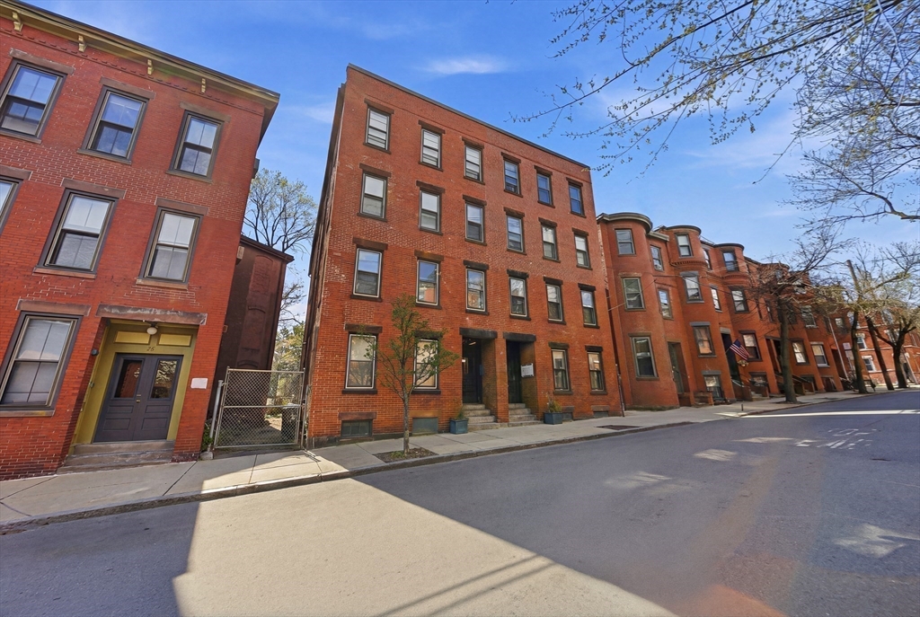 30 Beacon Street, Unit 1 Chelsea, MA 02150 - Photo 34 of 39