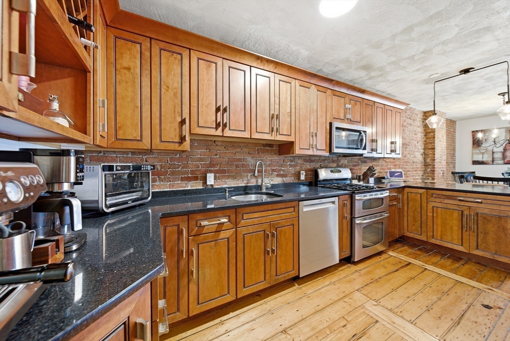 30 Beacon Street, Unit 1 Chelsea, MA 02150 - Photo 10 of 39
