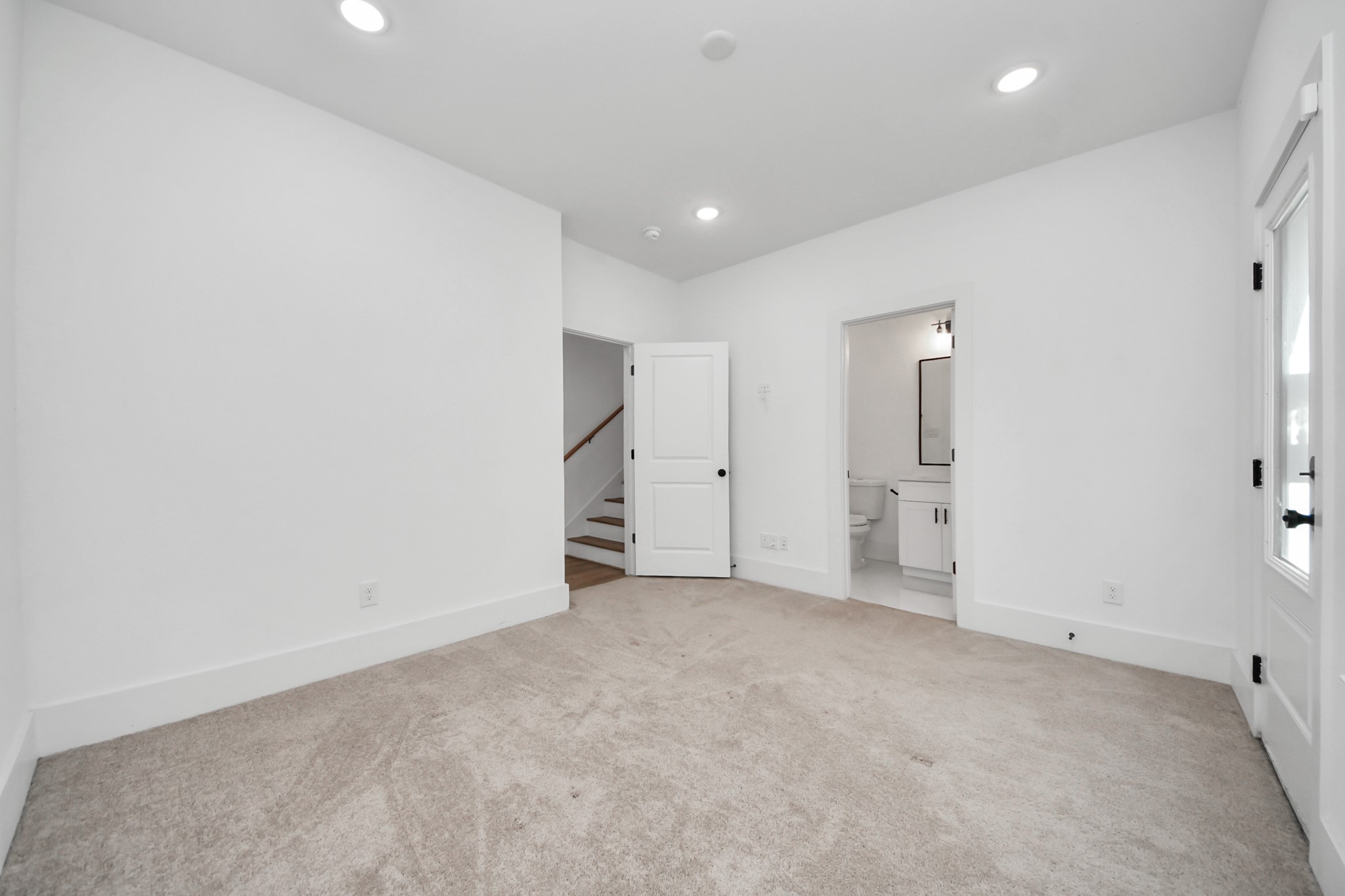 4806 Cochran Street Houston, TX 77009 - Photo 20 of 43 a view of an empty room