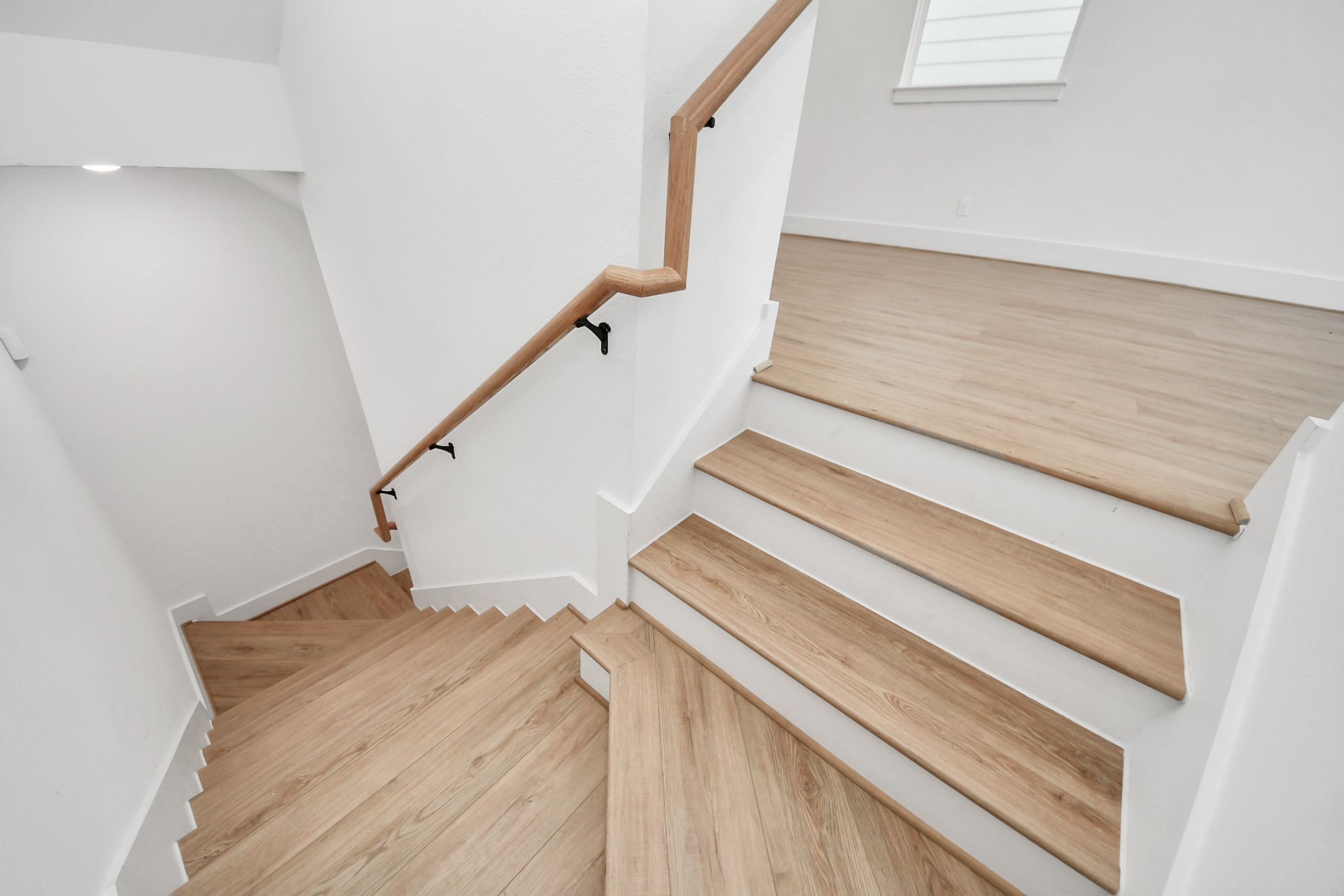 4806 Cochran Street Houston, TX 77009 - Photo 24 of 43 a view of entryway