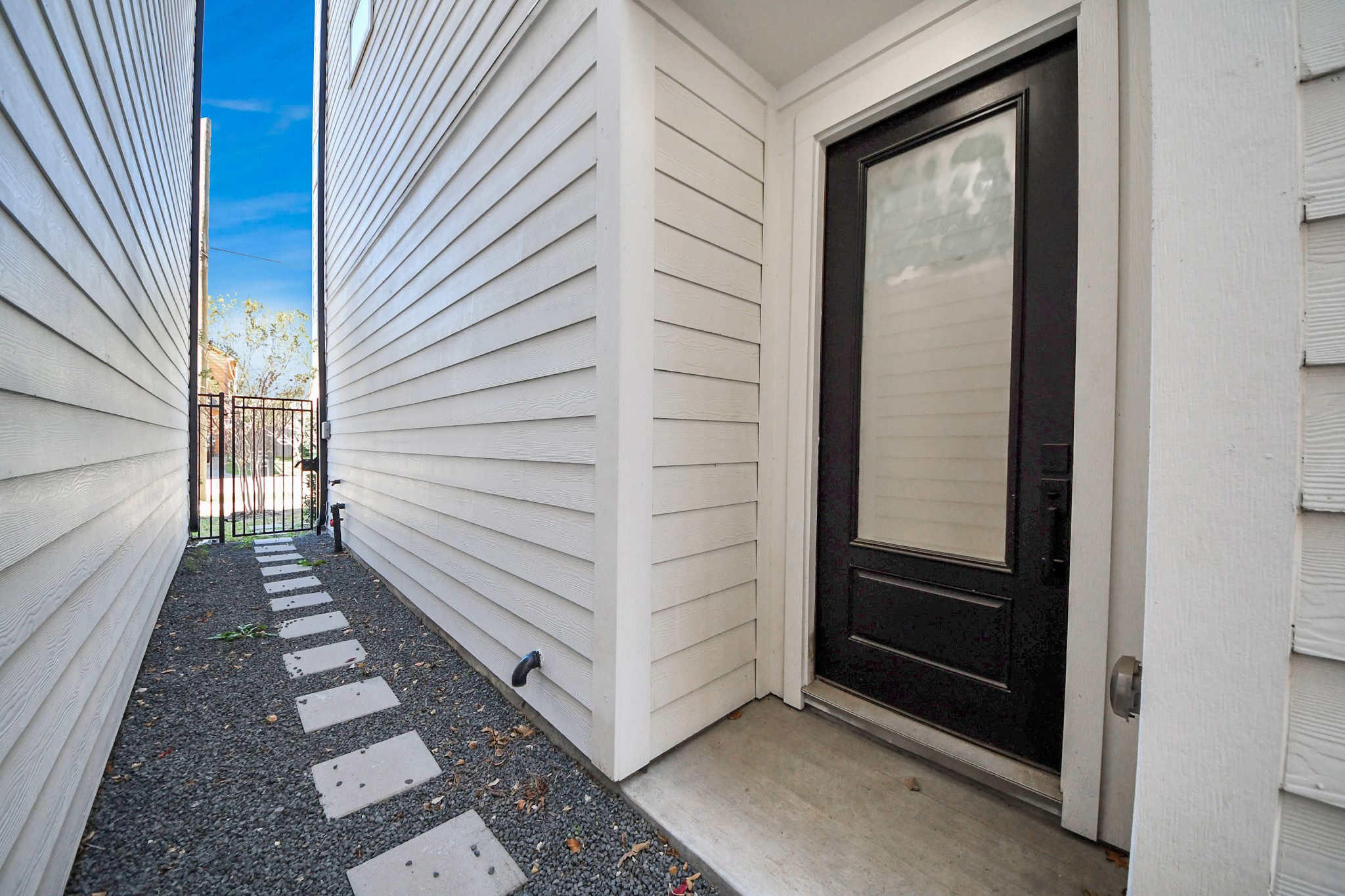 4806 Cochran Street Houston, TX 77009 - Photo 3 of 43