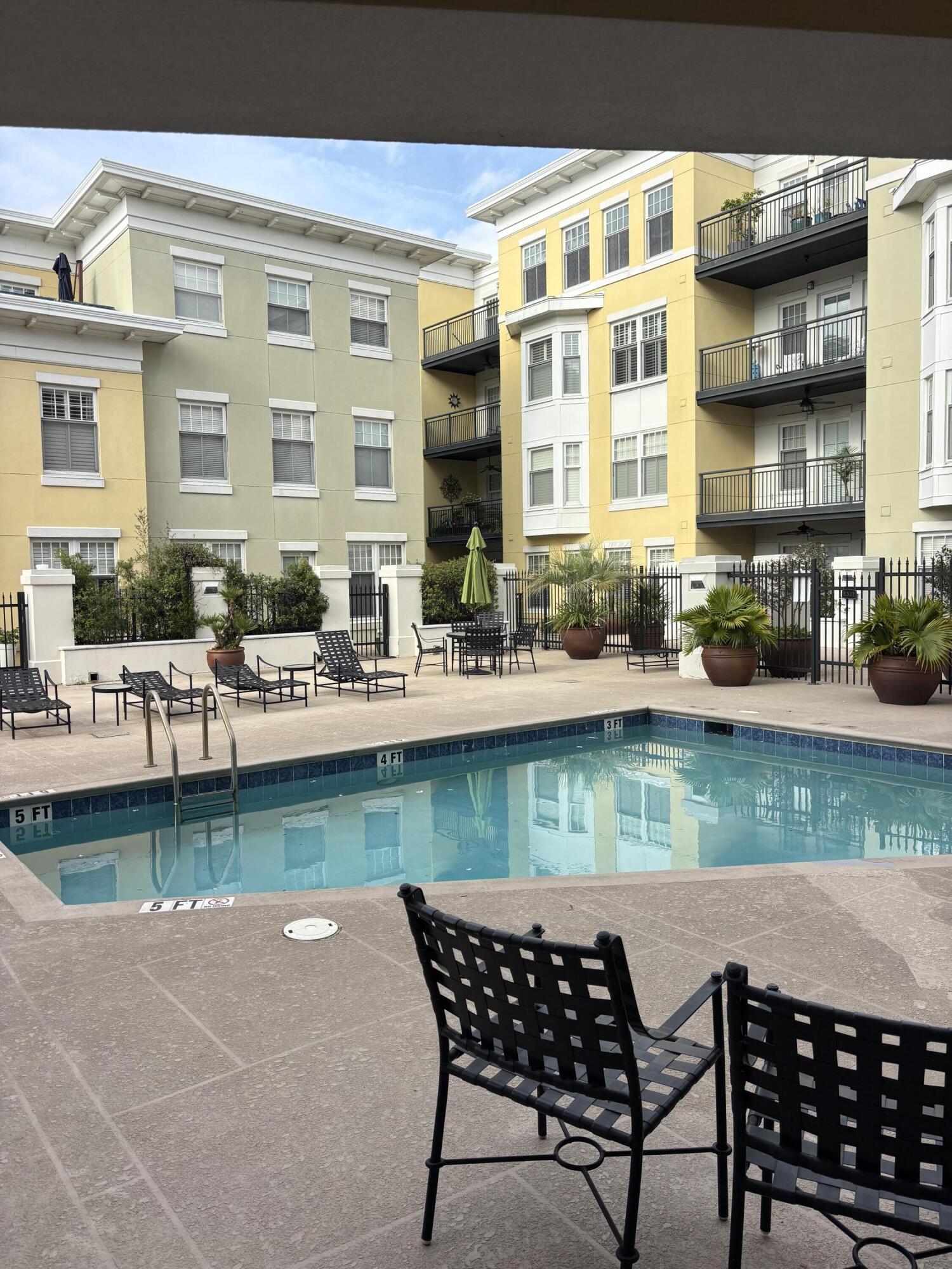 498 Albemarle Road, Unit 409 Charleston, SC 29407 - Photo 4 of 22 IMG_1834