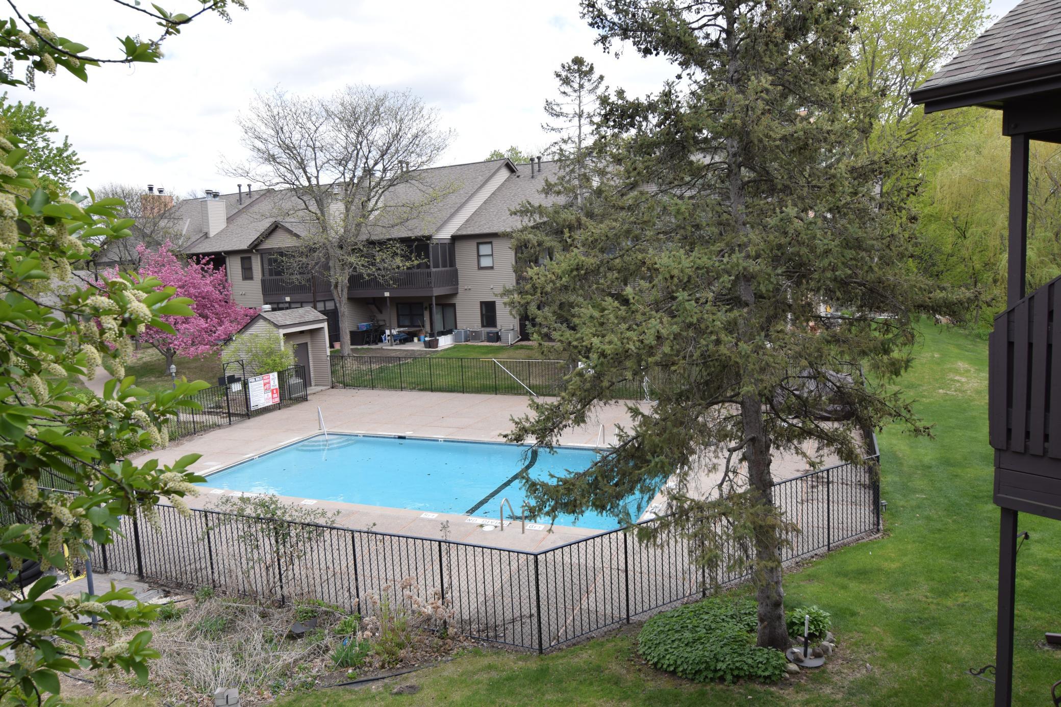 11039 Oregon Circle Bloomington, MN 55438 - Photo 9 of 32