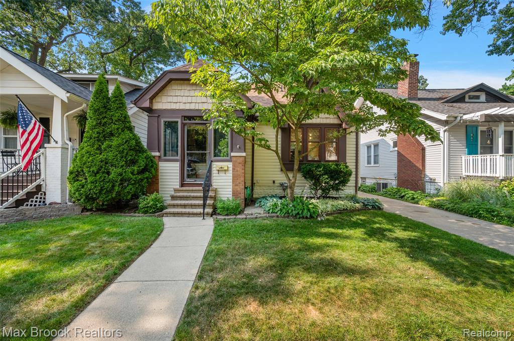 47 Wellesley Drive Pleasant Ridge, MI 48069 - Photo 1 of 34