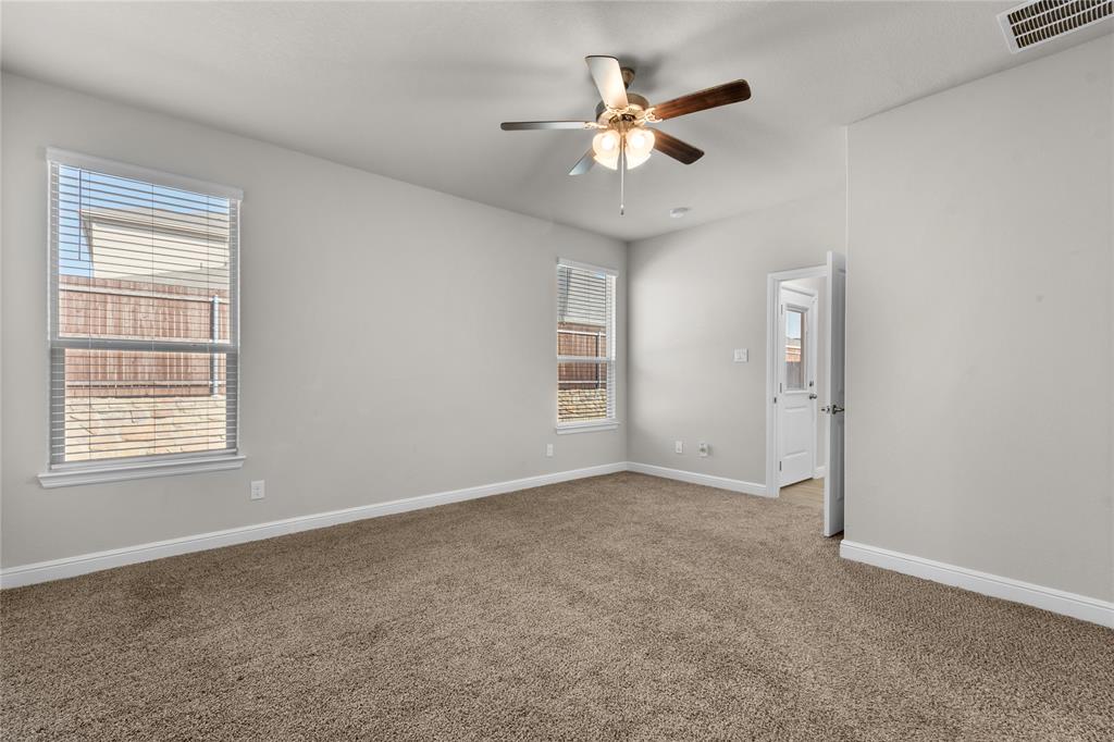 1045 Kirkham Way Fort Worth, TX 76247 - Photo 18 of 36 Master