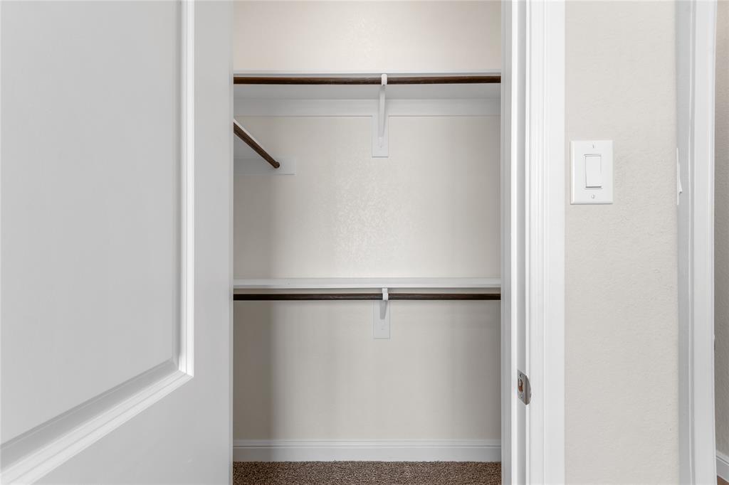 1045 Kirkham Way Fort Worth, TX 76247 - Photo 20 of 36