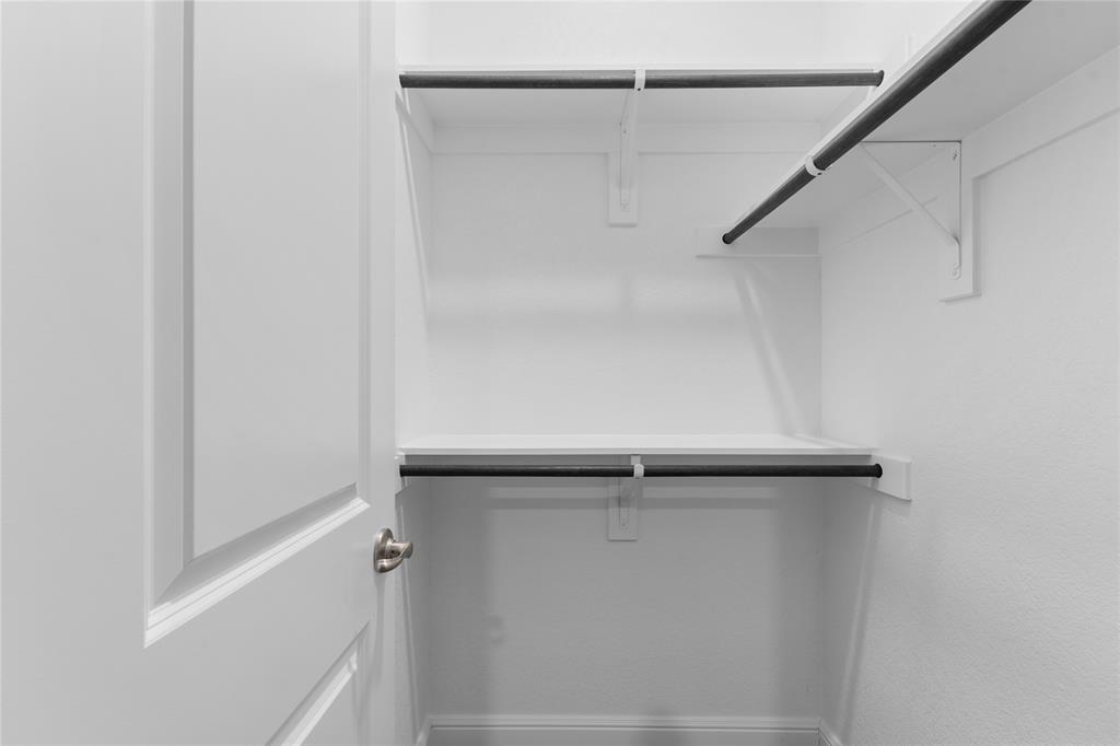 1045 Kirkham Way Fort Worth, TX 76247 - Photo 23 of 36