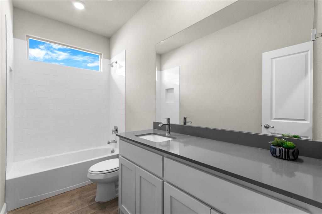 1045 Kirkham Way Fort Worth, TX 76247 - Photo 24 of 36 guest bathroom