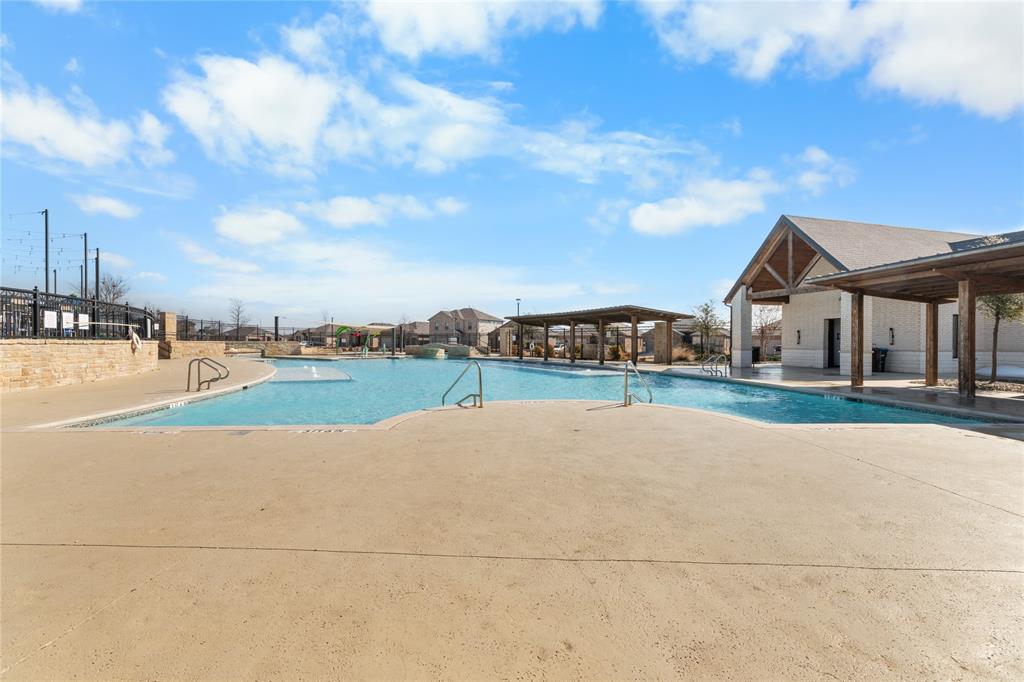 1045 Kirkham Way Fort Worth, TX 76247 - Photo 32 of 36