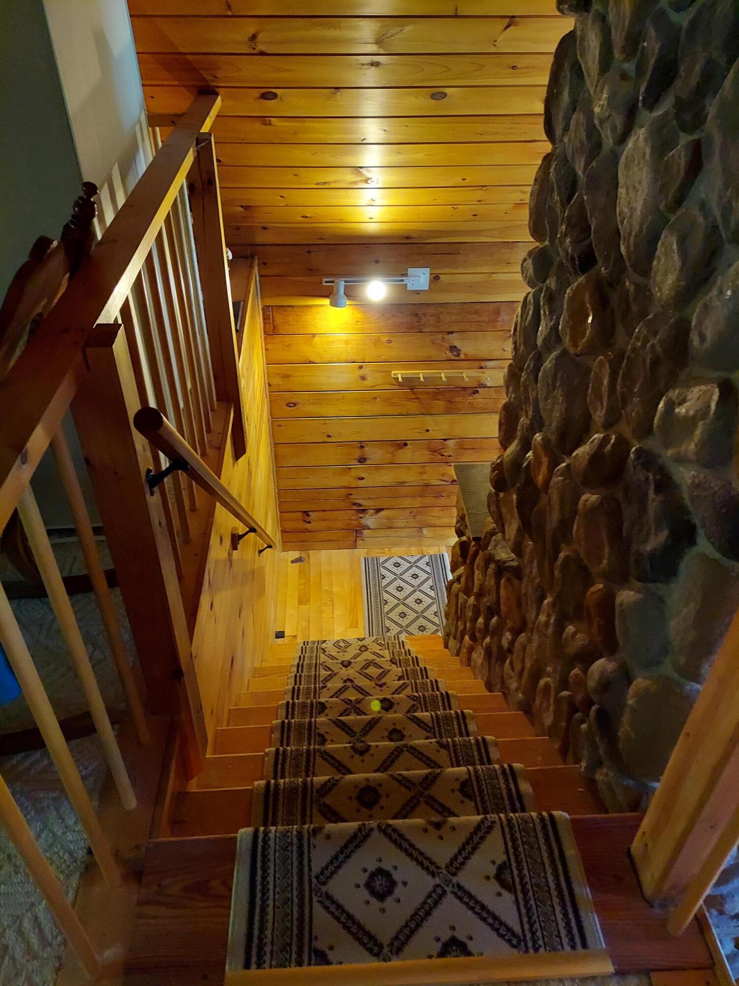10 Cobble Hill Road South Paris, ME 04281 - Photo 9 of 15 Sargent stairway