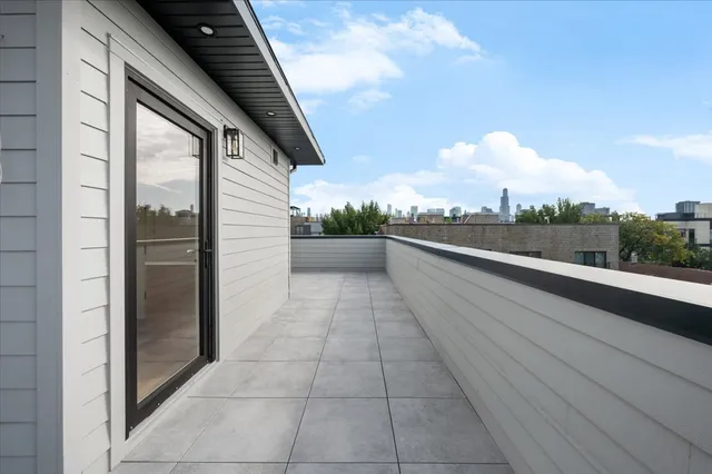 $1,599,900 | 529 North Hartland Court, Chicago, IL 60622