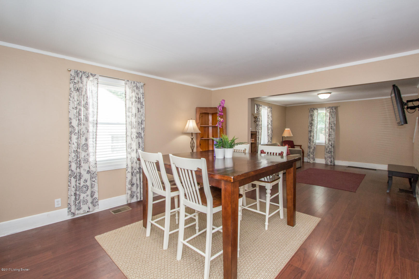 409 Wood Road Louisville, KY 40222 - Photo 3 of 53 Large dining area upon entering the home