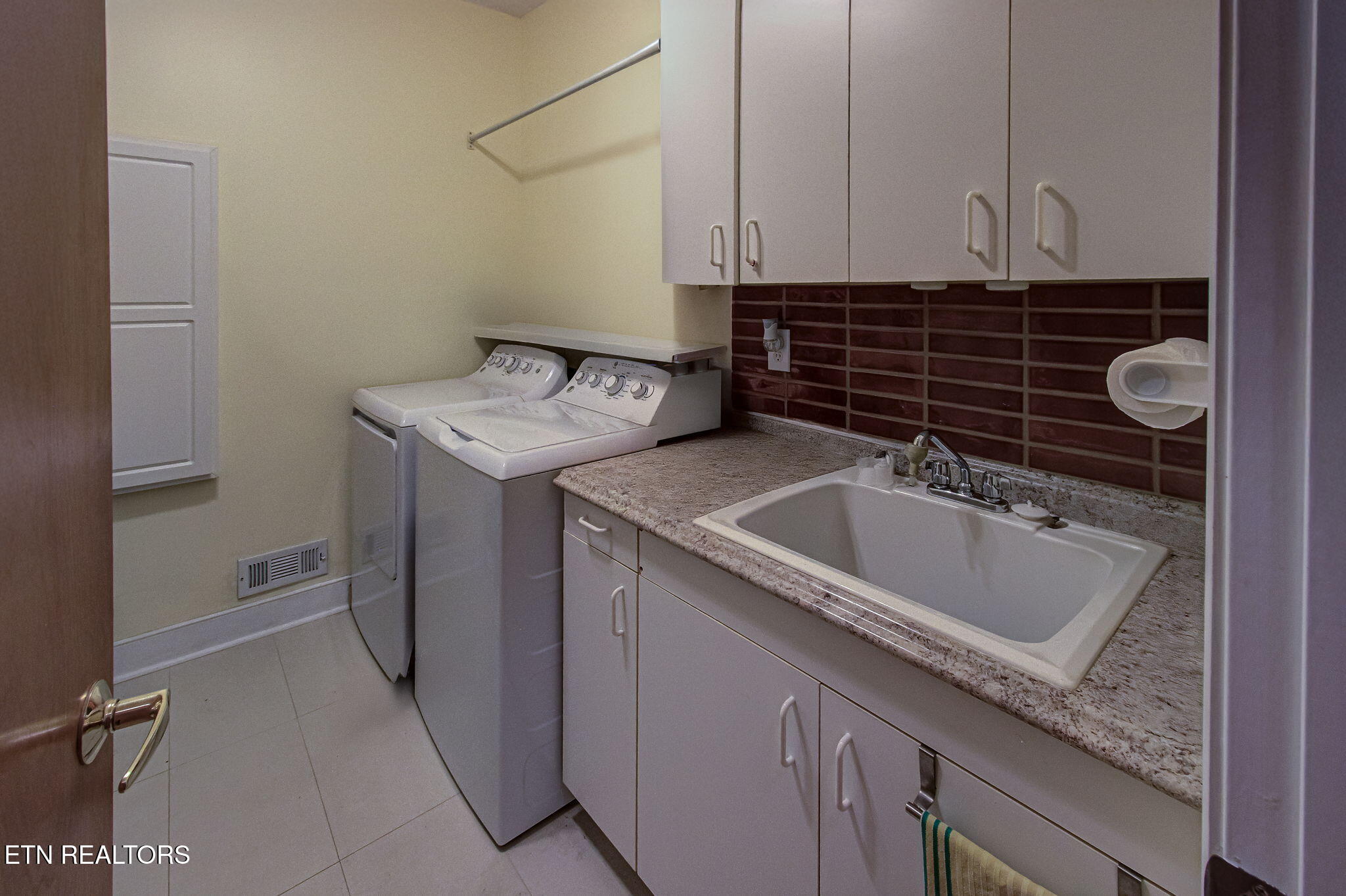 128 Santee Way Loudon, TN 37774 - Photo 30 of 48 IMG_2283