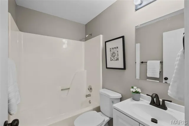 $235,000 | 46 Meadow Run Court, Unit 5, St. Charles, MO 63303