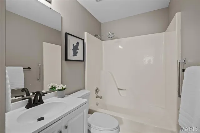 $235,000 | 46 Meadow Run Court, Unit 5, St. Charles, MO 63303