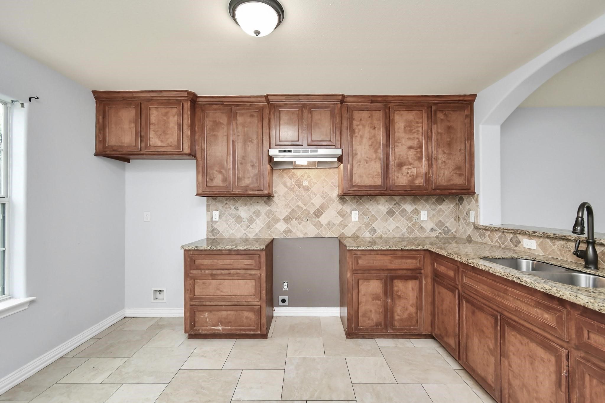 10022 Raymondville Road, Unit B Houston, TX 77093 - Photo 14 of 30 Gallery Image 14