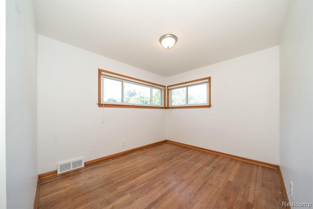 1292 East Maple Road Birmingham, MI 48009 - Photo 9 of 24