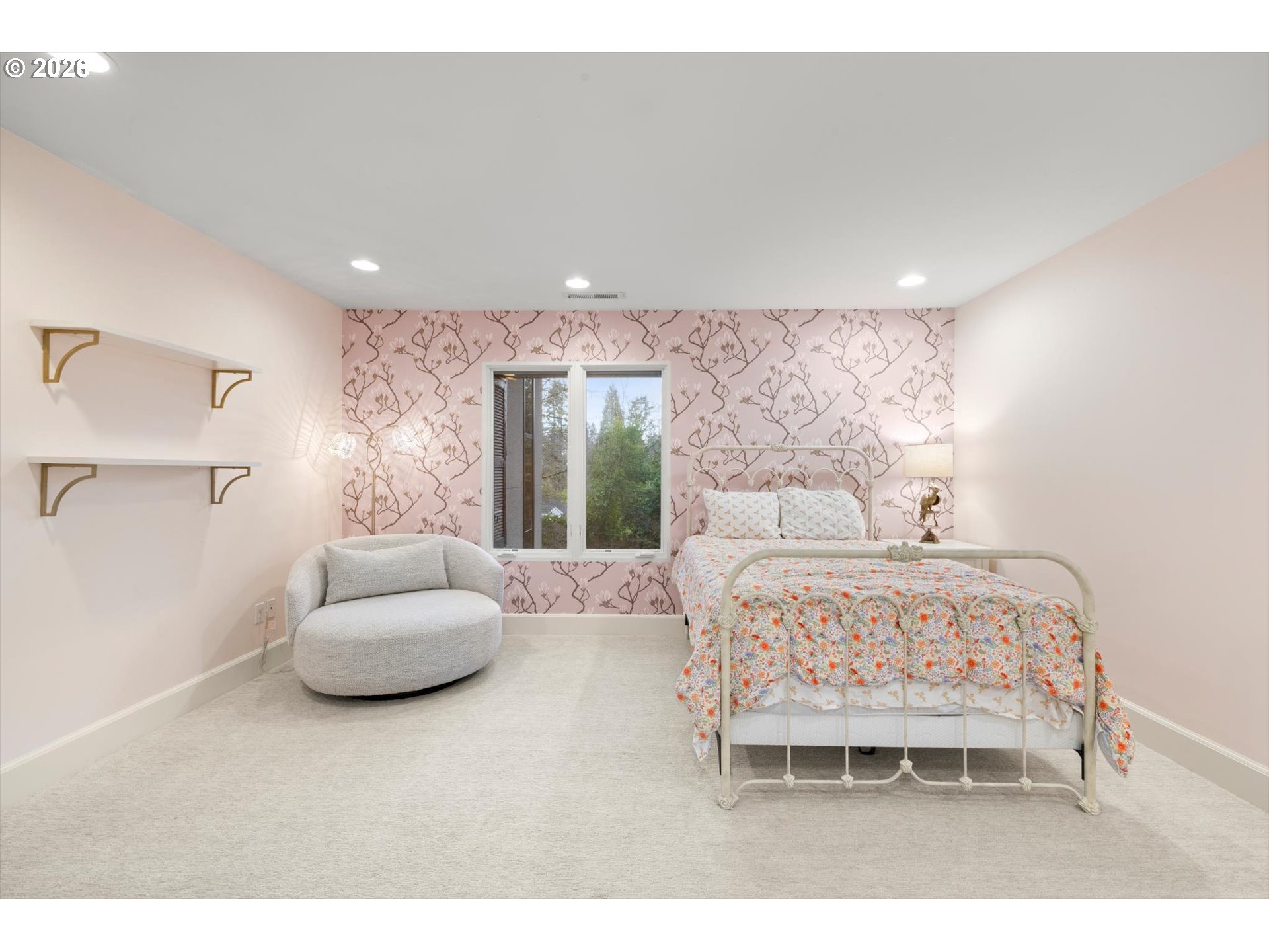 1616 South Greenwood Road Portland, OR 97219 - Photo 40 of 48 a bedroom with furniture and a couch