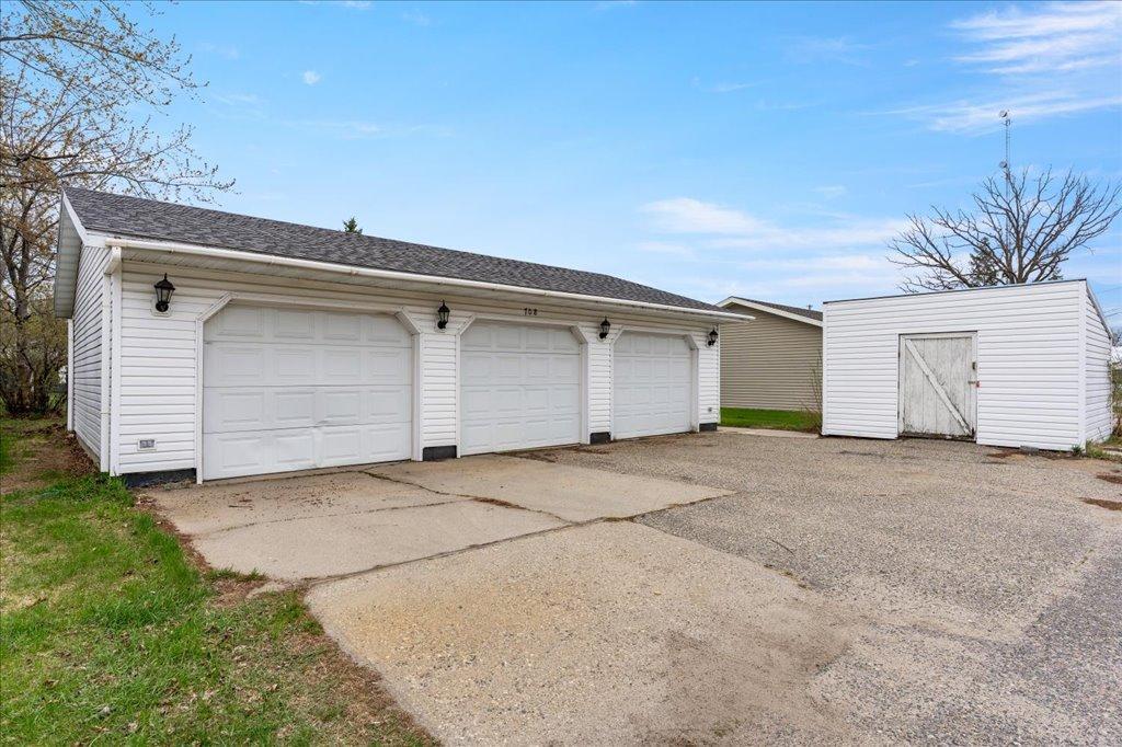 708 Wisconsin Avenue Southeast Staples, MN 56479 - Photo 25 of 31