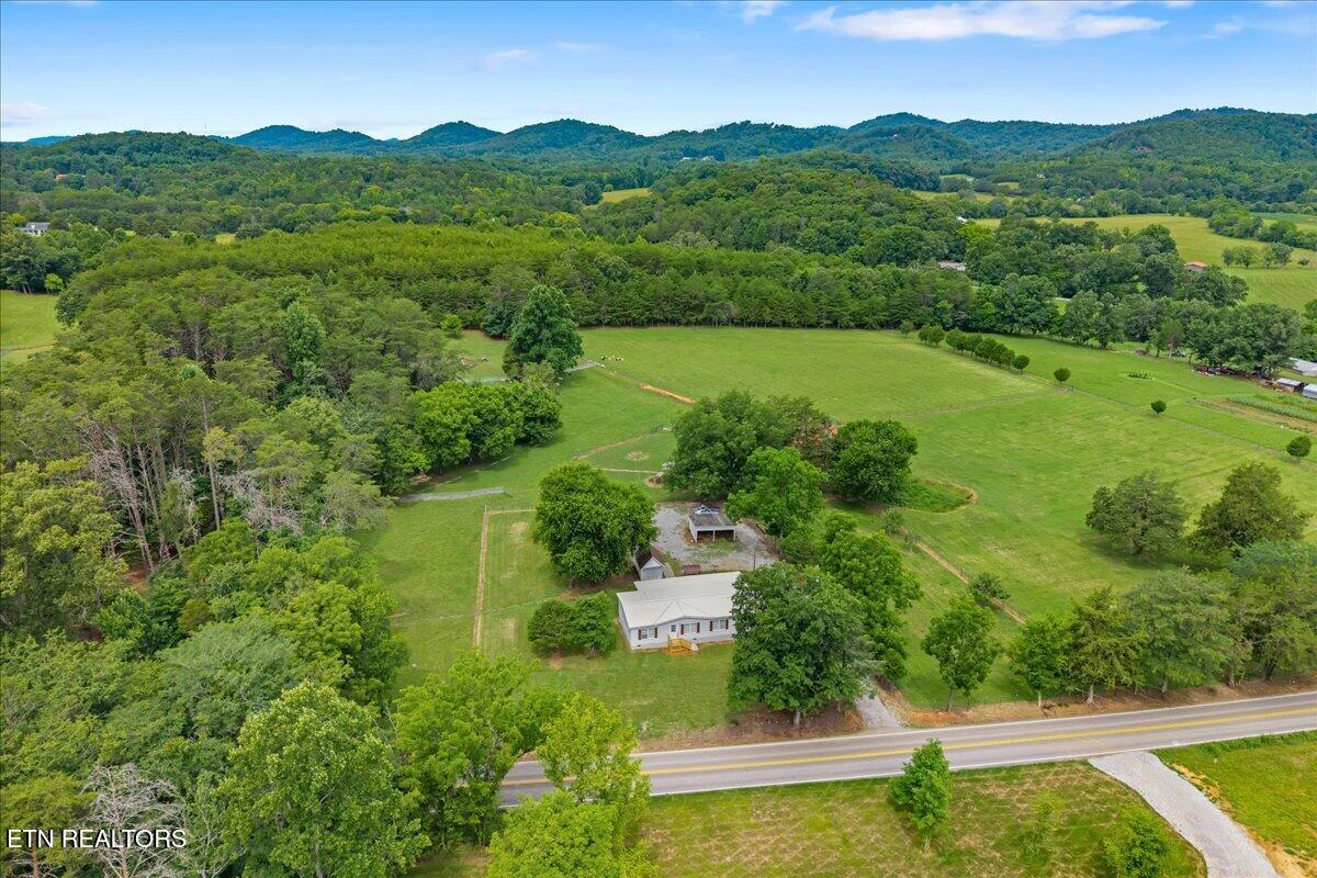 1091 Fairview Road Tellico Plains, TN 37385 - Photo 3 of 32 38-1091 Fairview-38