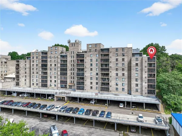 $229,900 | 2120 Greentree Road, Unit 610E, Pittsburgh, PA 15220