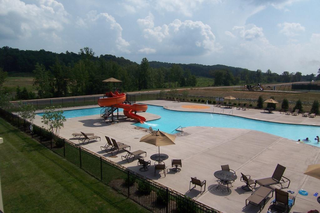 121 Pineberry East Road Oak Ridge, TN 37830 - Photo 2 of 16 08 Outdoor Pool