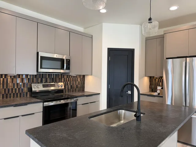 $435,000 | 229 Whitetail Way, Unit 27, Deerfield, WI 53531