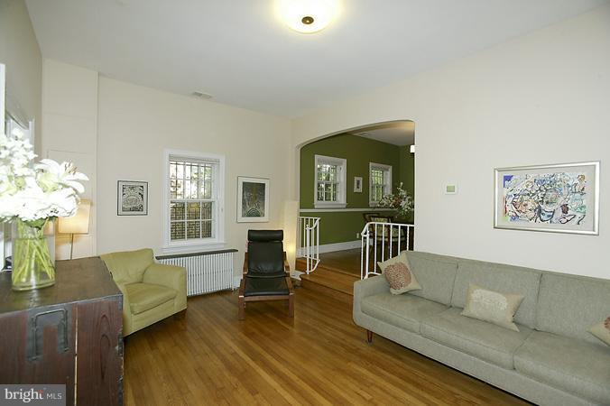 2212 R Street Northeast Washington, DC 20002 - Photo 22 of 27 Wonderful wood floors and high ceilings