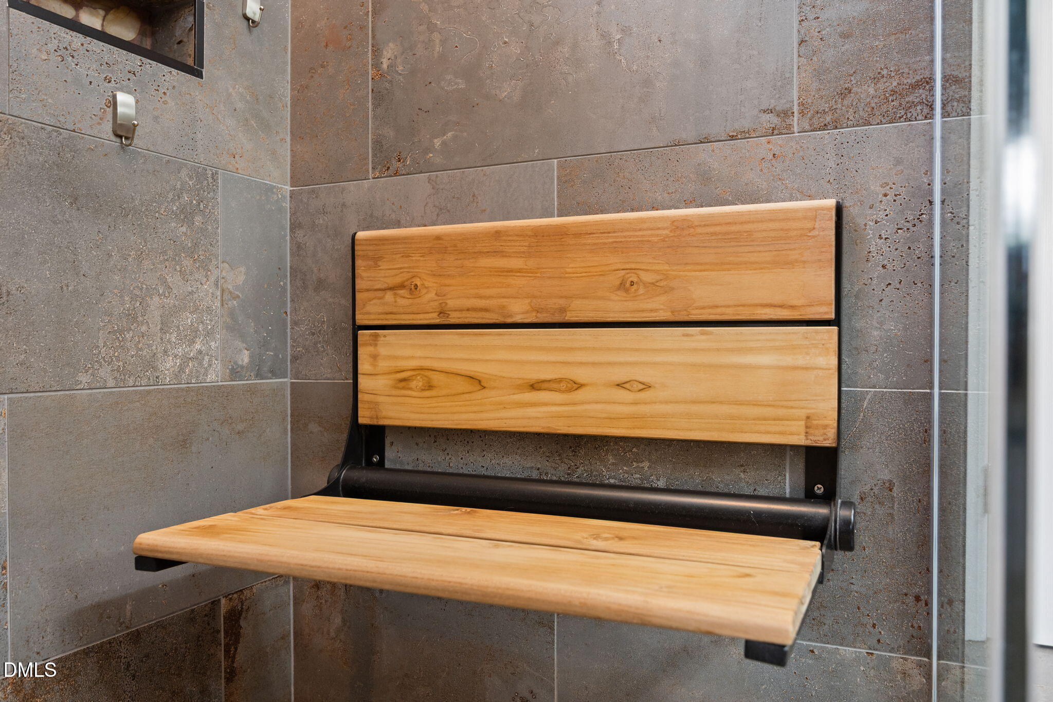 564 Tomkins Loop Cary, NC 27519 - Photo 21 of 36 Shower Bench