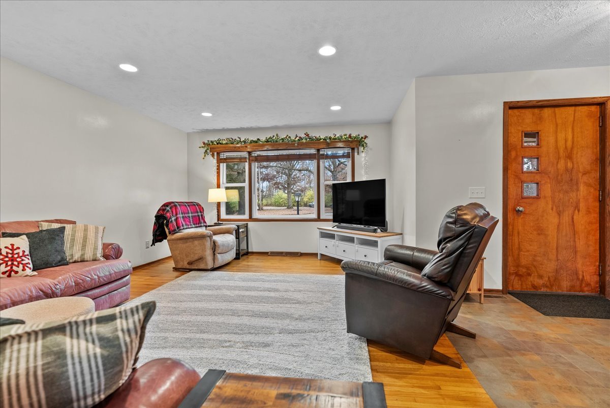 1501 Highway 150 Congerville, IL 61729 - Photo 4 of 49