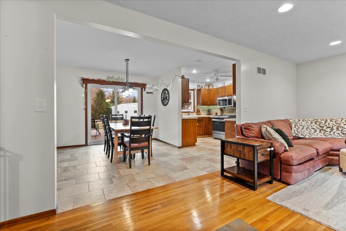 1501 Highway 150 Congerville, IL 61729 - Photo 6 of 49