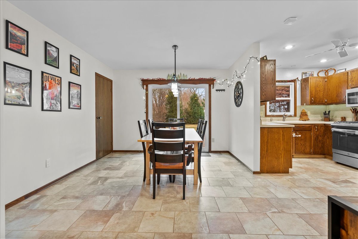 1501 Highway 150 Congerville, IL 61729 - Photo 7 of 49