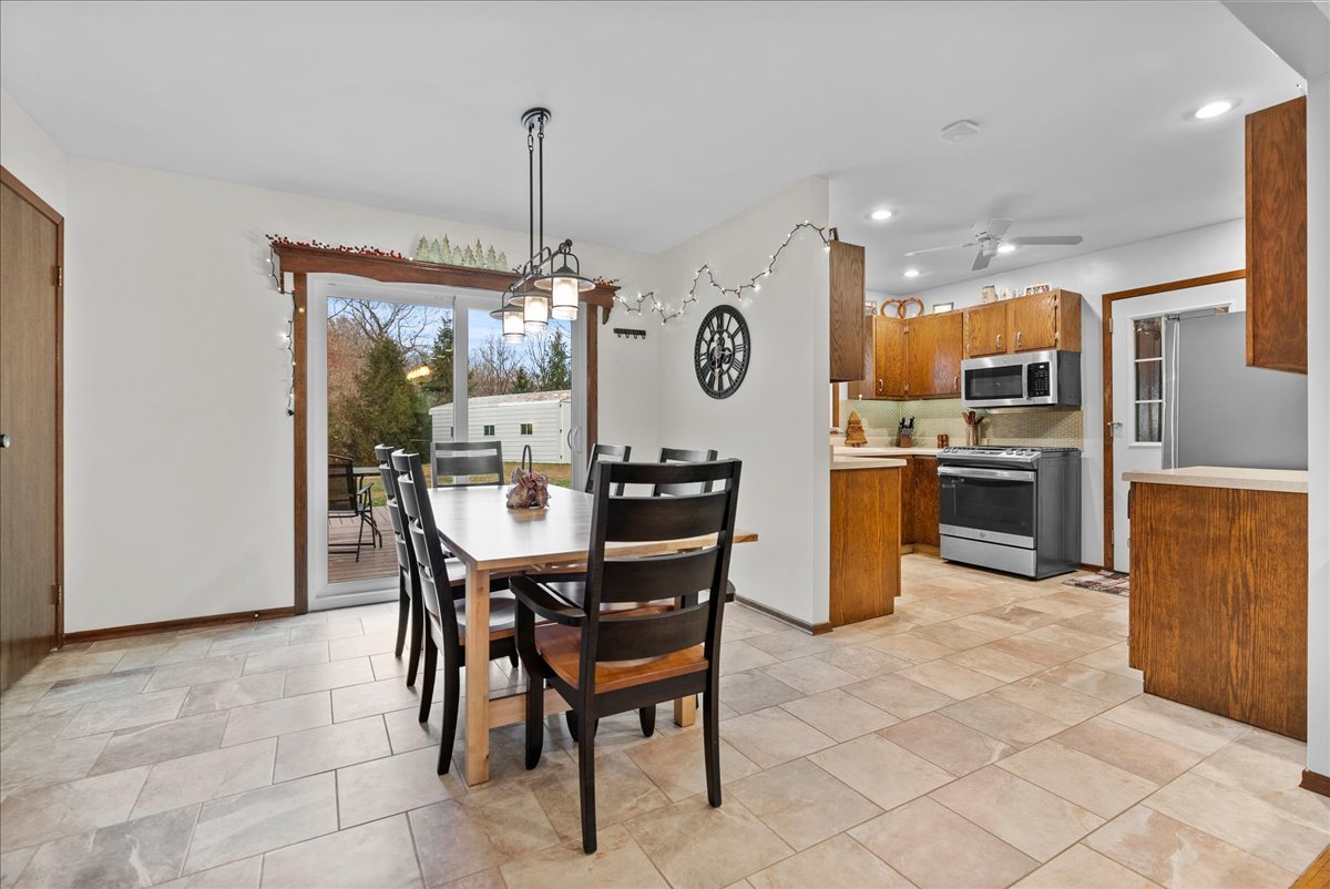 1501 Highway 150 Congerville, IL 61729 - Photo 8 of 49