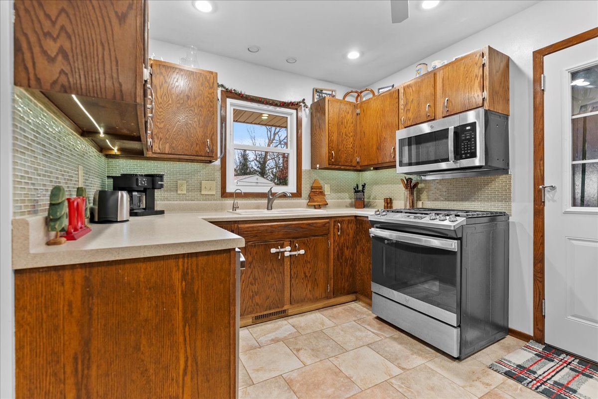 1501 Highway 150 Congerville, IL 61729 - Photo 10 of 49