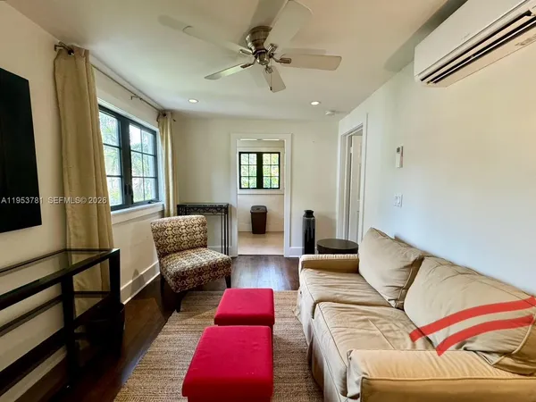 $1,950 | 1015 Genoa Street, Unit 2, Coral Gables, FL 33134